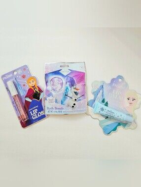 Disney Princess Frozen Anna Lip Gloss, Elsa Lip Balm & Olaf Berry Bath Bomb Set